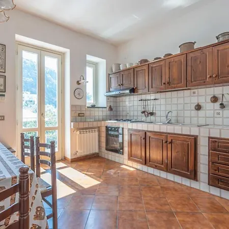 Appartement Casa Gege', For Up To 5 Guests, Shared Pool, Center *