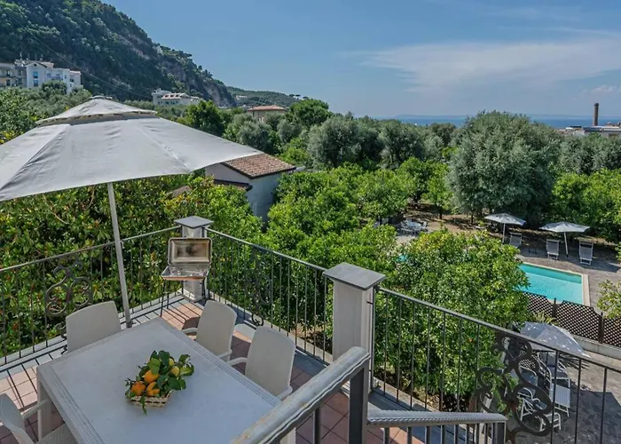 Casa Gege', For Up To 5 Guests, Shared Pool, Center * Sorrente