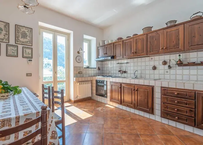 Appartement Casa Gege', For Up To 5 Guests, Shared Pool, Center *