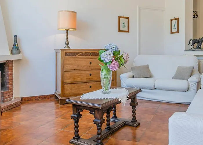 Casa Gege', For Up To 5 Guests, Shared Pool, Center Appartement